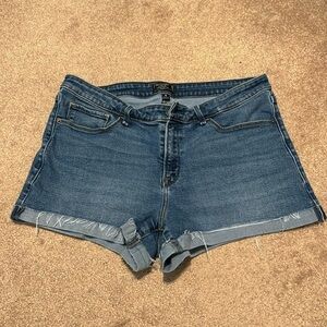 Abercrombie and fitch Harper low rise short size 31/12